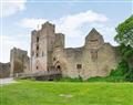 Enjoy a leisurely break at Ludlow Castle Lodgings - Comus; Shropshire