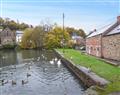 Enjoy a leisurely break at Smithy Cottage on the Mill Pond; ; Cromford near Matlock Bath
