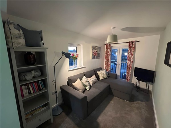 1-Bed House, Sleeps 4, Free Parking in Cheshire