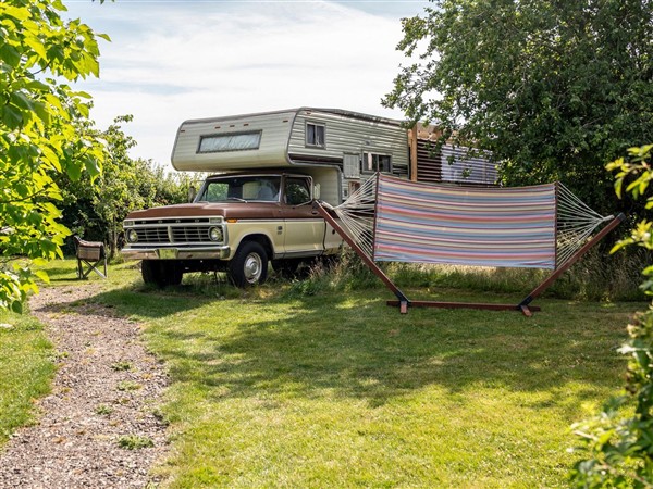1 Bed Vehicle Luxury Camper -Hot Tub, Pets in Lincolnshire