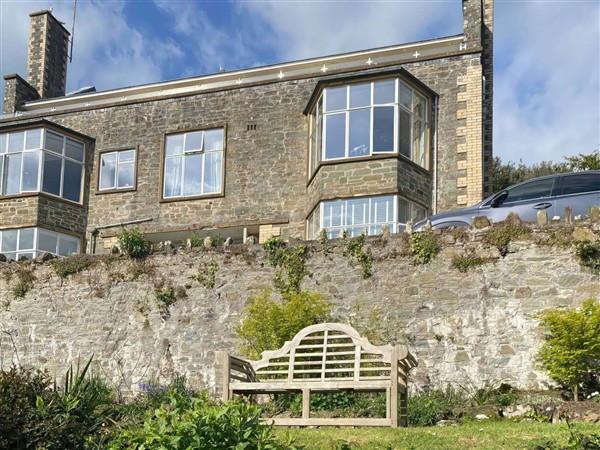 Beachside 2-Bed - Sleeps 4, Parking & Pet Friendly in Devon