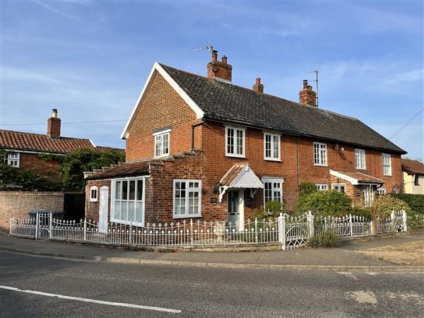 Corner Cottage, Dennington in Suffolk
