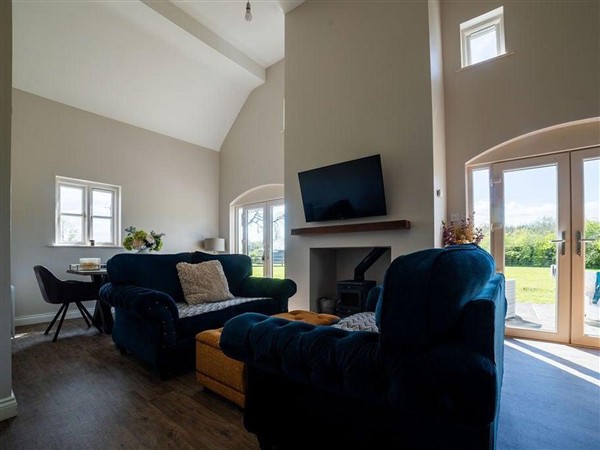 Cottage, 3 Bed, Sleeps 7, Free Parking in Co Fermanagh