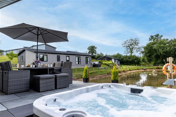 Maple Lodge, 20 Roadford Lake Lodges - Devon