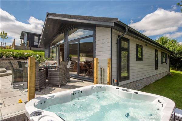 Saffron Lodge, 24 Roadford Lake Lodges - Devon