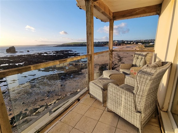 Seaview Beach Apartment, 11 Thurlestone Rock in Devon