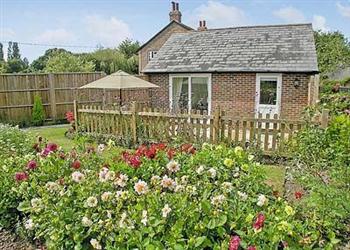 The Annexe, Walnut Tree Cottage in Bognor Regis, West Sussex sleeps 2