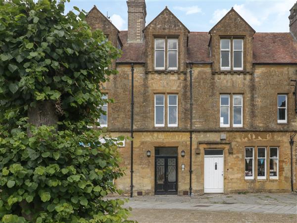 1 Abbey Court in Sherborne, Nord