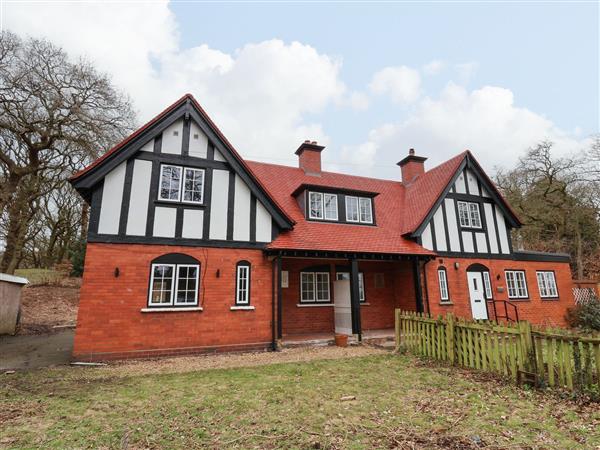 1 Golf Links Cottages in Delamere near Norley, Cheshire