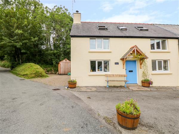 1 Mill Farm Cottages in Narberth, Dyfed
