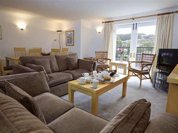 10 Dartmouth House in Dartmouth, Devon
