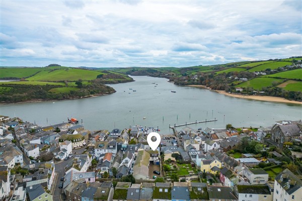 10 Kings Cottages in Salcombe, Devon