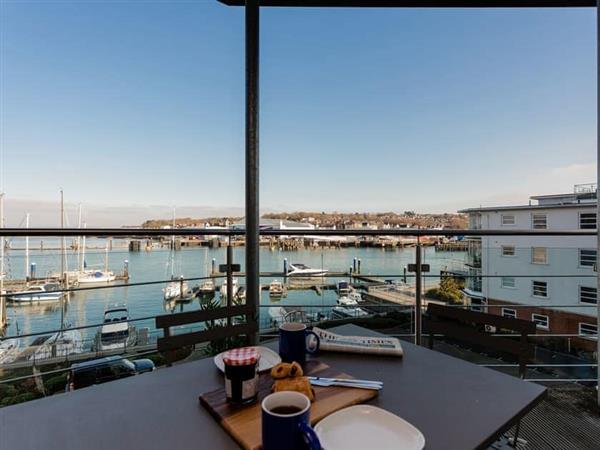 16 Marinus in Cowes, Isle of Wight