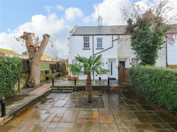 1A Coastguard Cottages in East Sussex