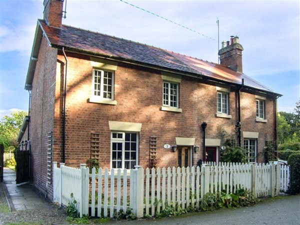 2 Aqueduct Cottages, 