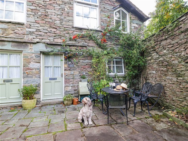 2 Bakers Yard, 