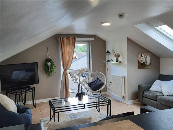 2 Bed House - Sleeps 6 - Parking - Wifi in Co Down