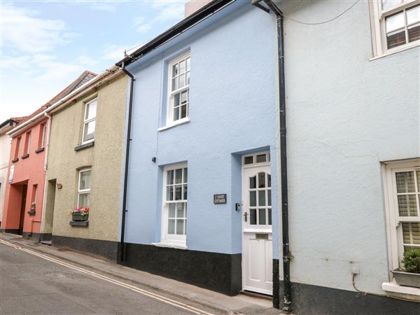 2 Court Cottages in Aveton Gifford, Devon