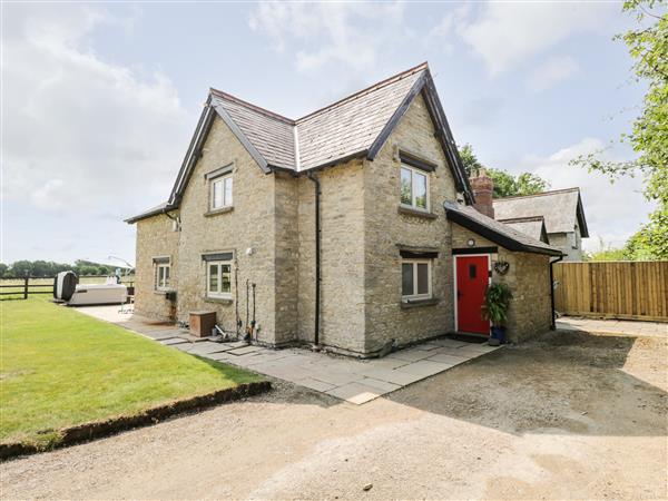 2 Dewars Farm Cottages in Middleton Stoney, Oxfordshire