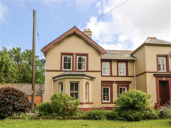 2 Gymmin House in Pendine, Dyfed