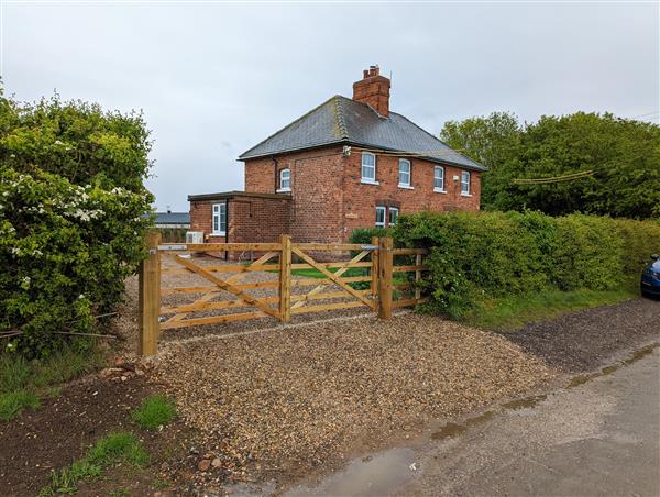2 Lane End Cottages in North Humberside