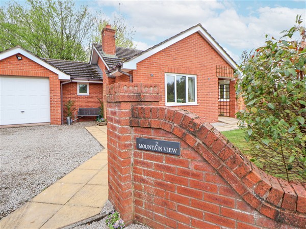 2 Mountain View in Clwyd