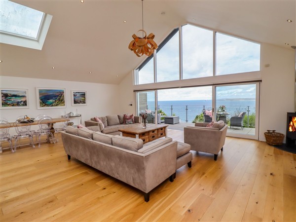 2 Remera in Cornwall