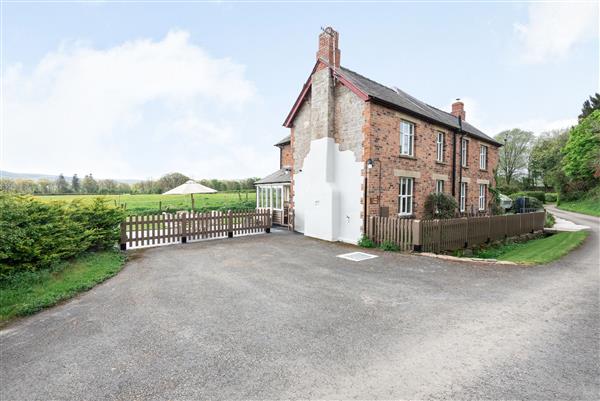 2 Siluria Cottage in Powys
