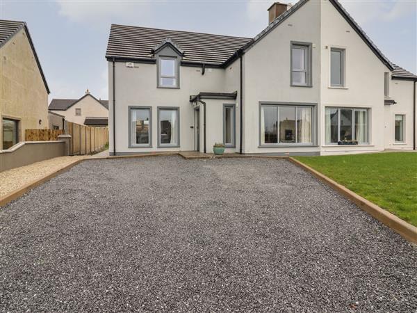 20 Lighthouse Village in Fenit, Kerry