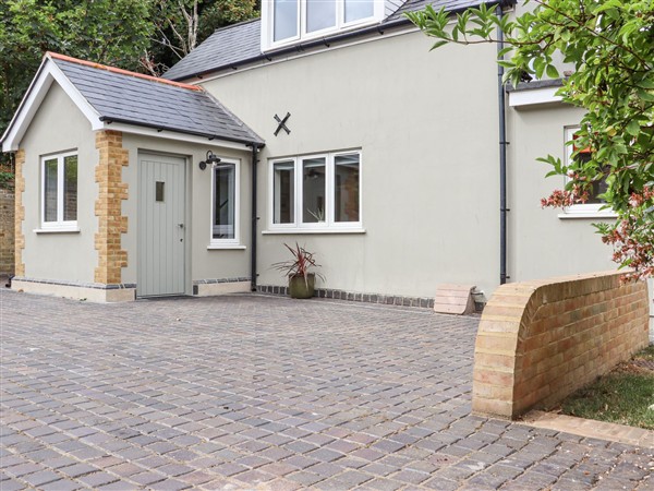 24 Elm Grove, 