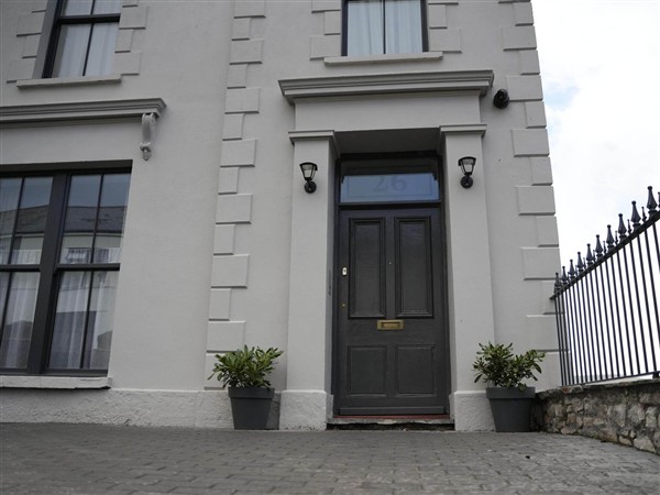 26 Courtland Terrace in Mid Glamorgan