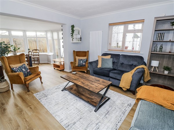 3 Leycester Court - Warwickshire