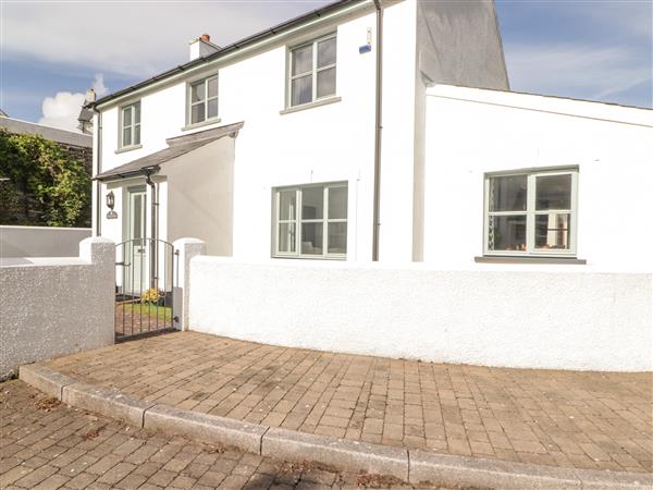 3 Strawberry Close - Dyfed