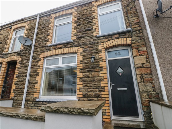 32 Bridgend Road - Mid Glamorgan