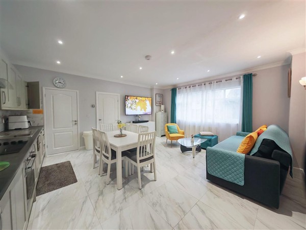 38 Sandown Road, 