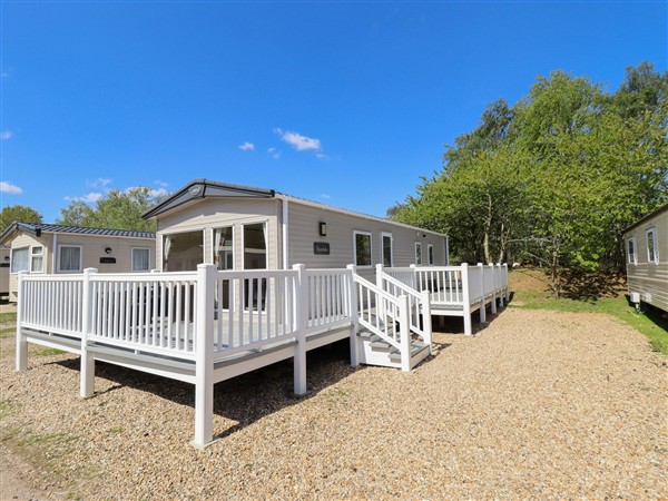39 Larch View with hot tub in Lincolnshire