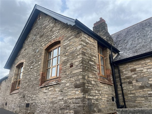 4 Bickington Road in Devon