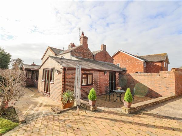 4 Green Farm Cottage in Saughall, Cheshire