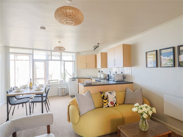 4 Kingfisher Court, 