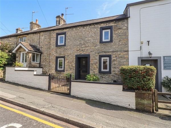 4 Oak Cottages, 