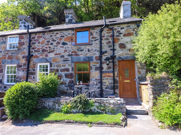 4 Old Tanrhiw - Gwynedd