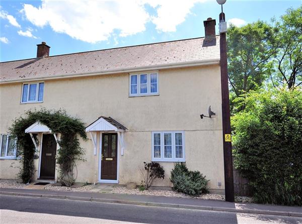 4 Riverside Cottages in Charmouth, Dorset