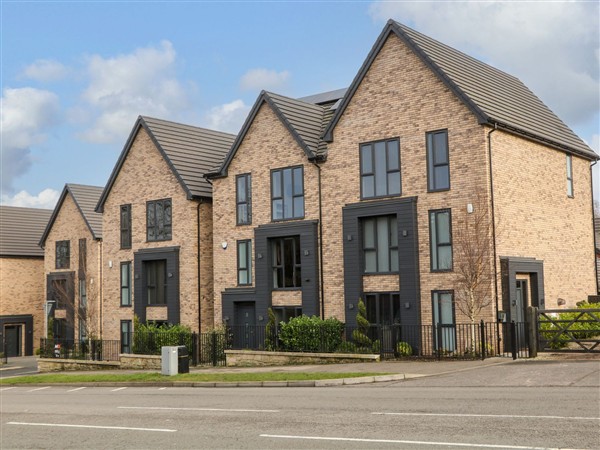 4 Rockcliffe Grange, 