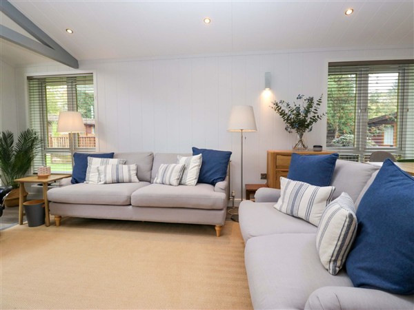 5 Waterside Wood, 