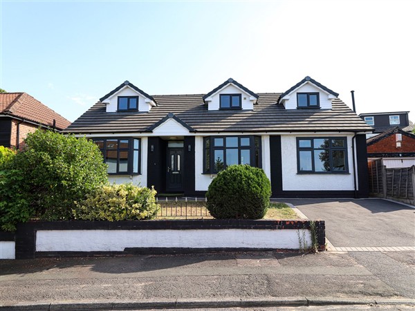 5 Woodland Crescent, 