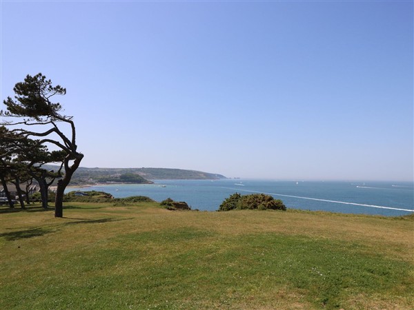 57 Cliff End in Isle of Wight