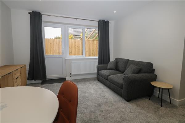 5A One Bed Apartment with patio and  private entrance in Seaford, East Sussex