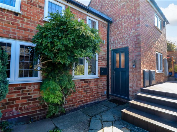 6 Brook Court, 