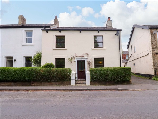 6 Hazel Moor, 