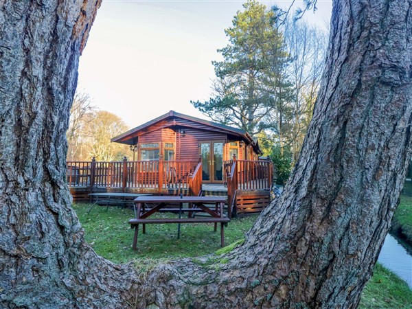 6 Waterside, 